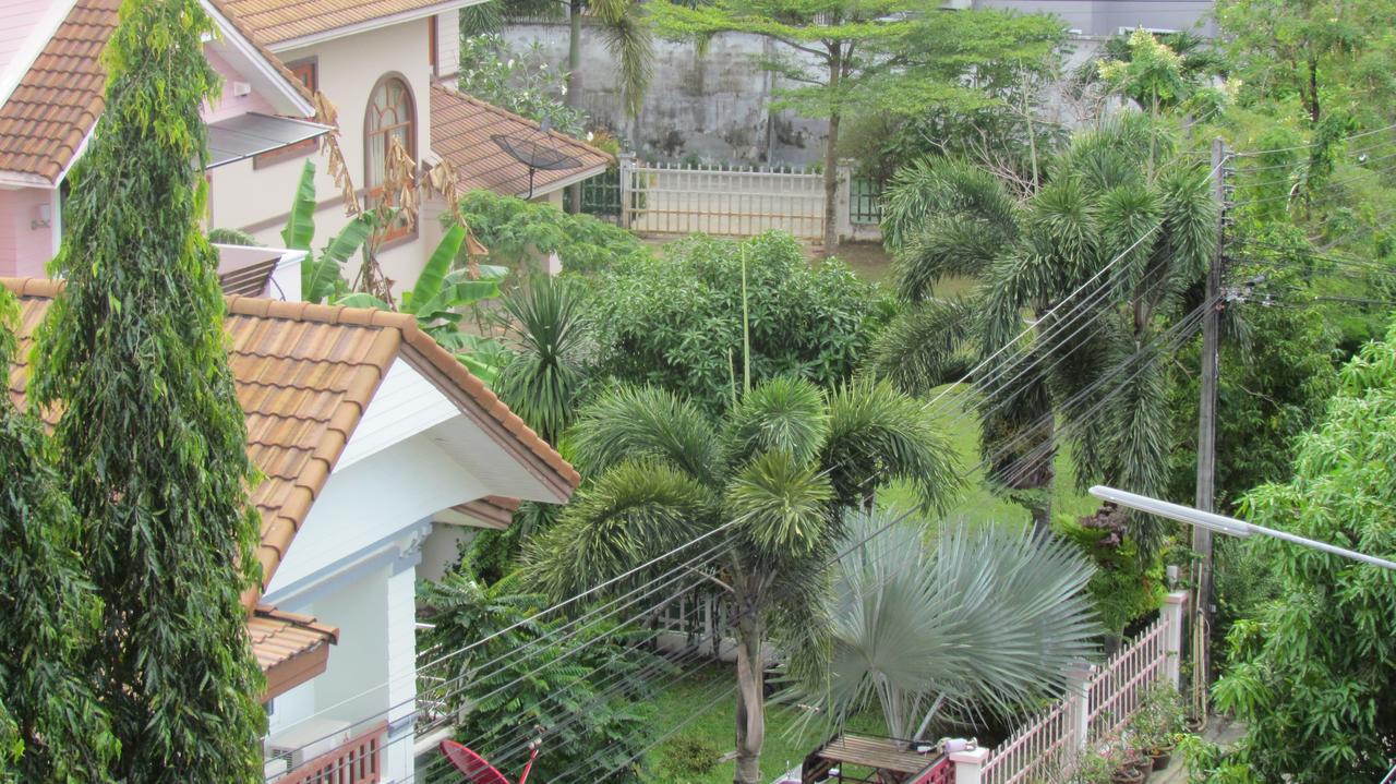 Hotel La Piccola Patong Exterior foto